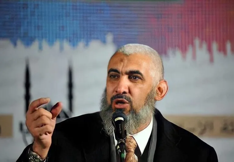 الإخوان بين راغب السرجاني وحسين يعقوب!