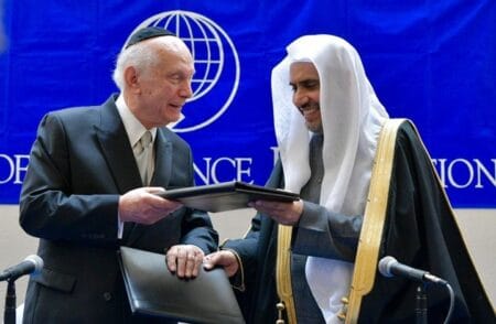من علامات الساعة .. الدكتور جمال الباشا يعلق على إمامة العيسى للحجاج في عرفة